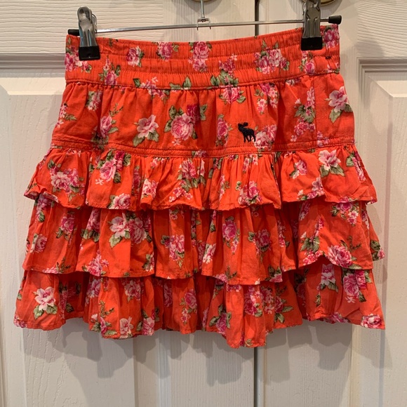 Abercrombie Kids Red Floral Tiered Mini Frill Skirt - Picture 1 of 3